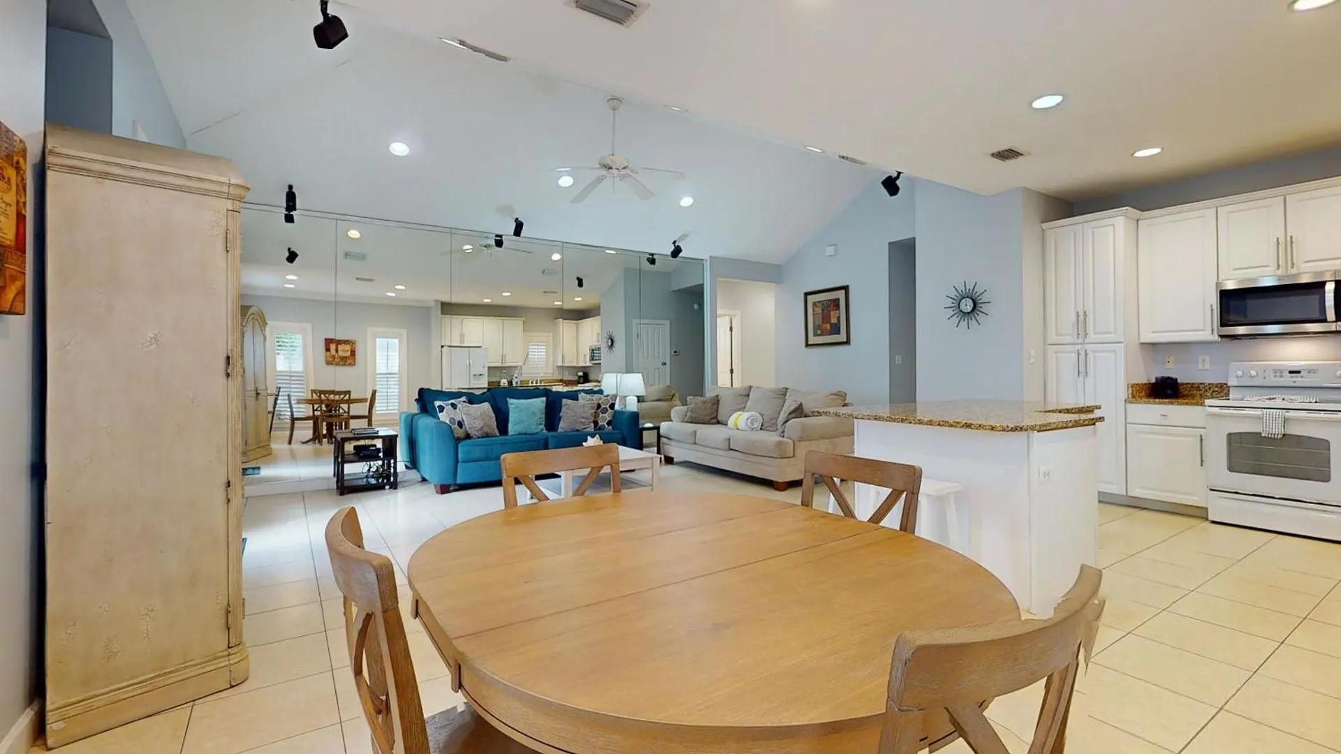 Holiday home 2 Bed 2 Bath Vacation In *