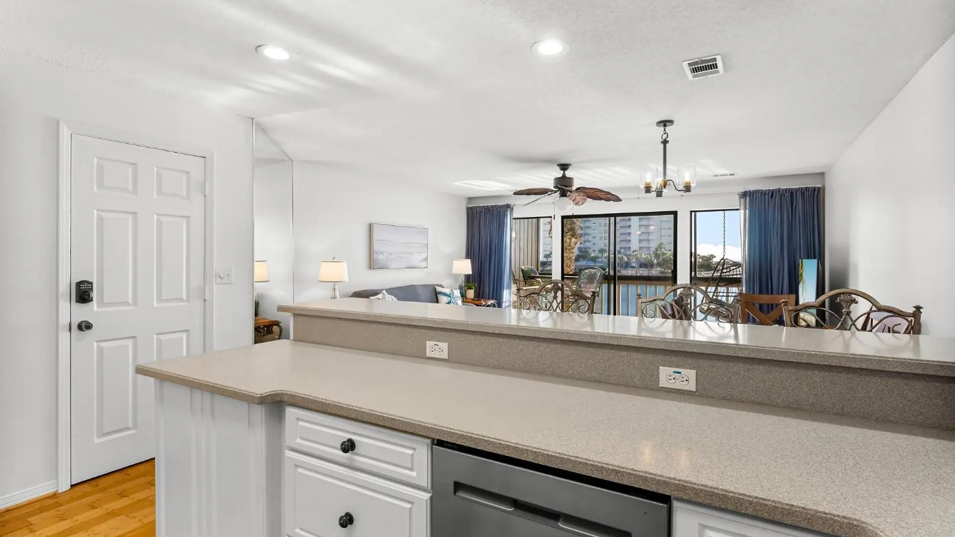 287 Boardwalk Apartment *