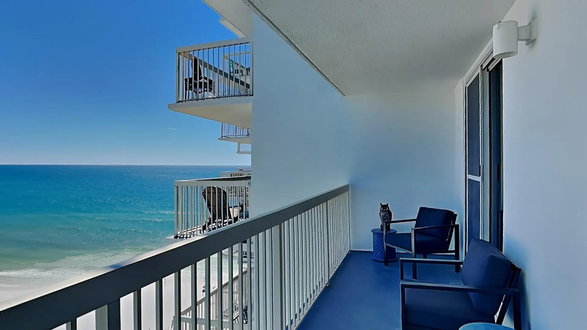 Amazing In With Outdoor Swimming Pool And 2 Bedrooms Apartment