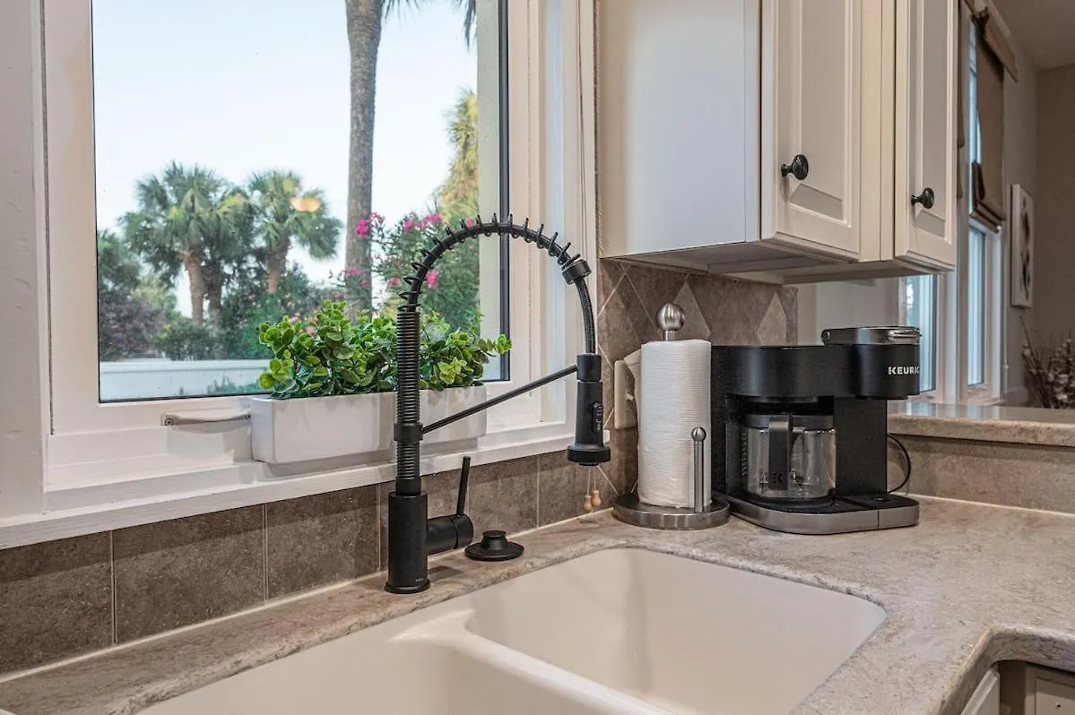 Luxury 3br Gated - Infinity Pool, Walk To Private - Vet-owned! Holiday home Destin
