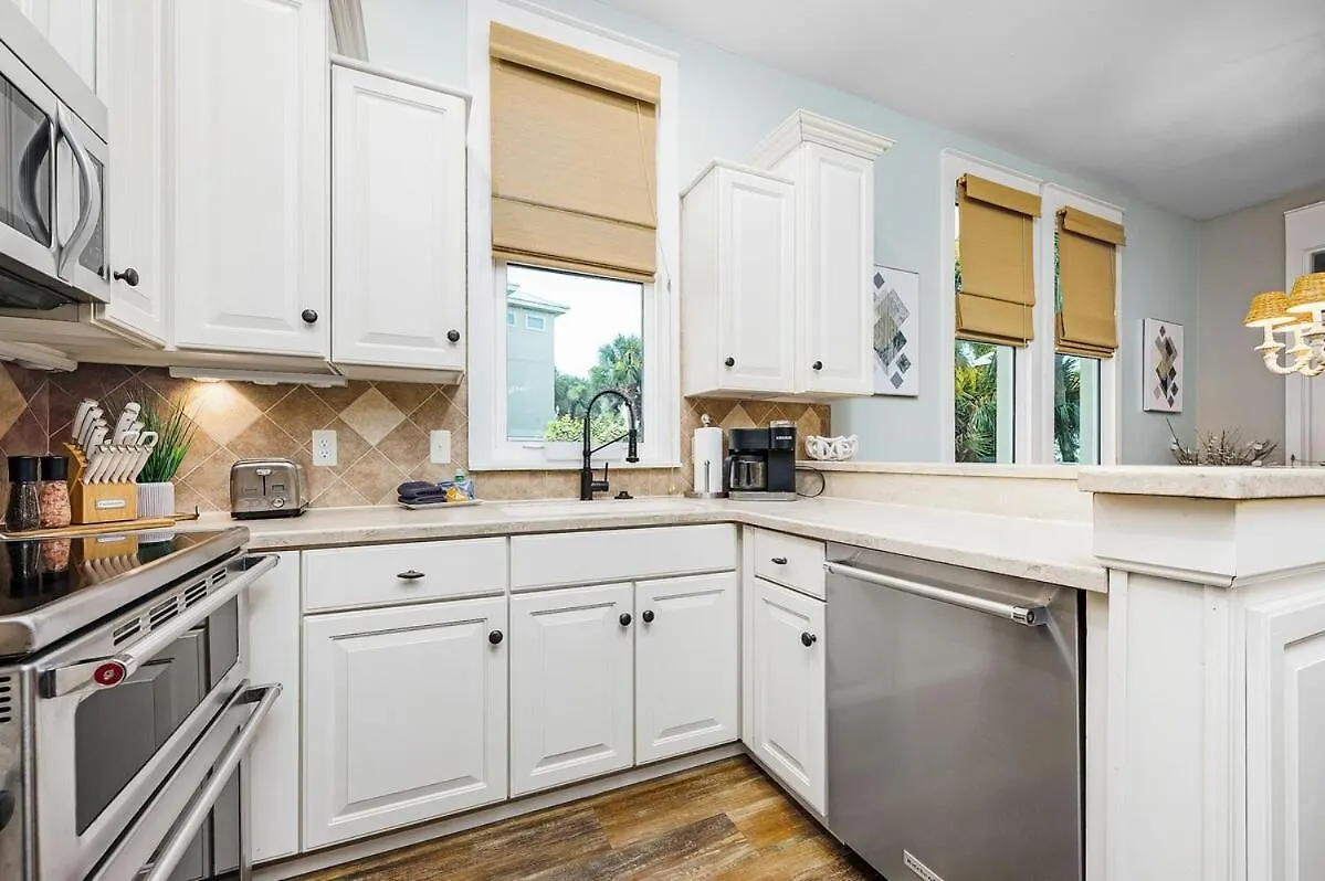 Holiday home Luxury 3br Gated - Infinity Pool, Walk To Private - Vet-owned! Destin