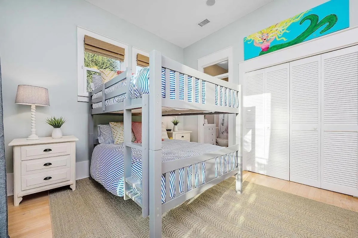 Luxury 3br Gated - Infinity Pool, Walk To Private - Vet-owned!