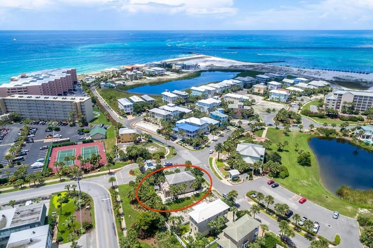 Holiday home Luxury 3br Gated - Infinity Pool, Walk To Private - Vet-owned! Destin