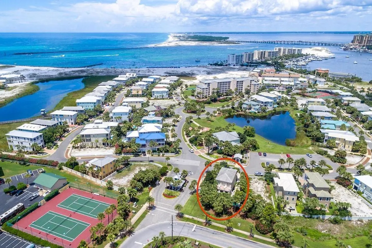 Luxury 3br Gated - Infinity Pool, Walk To Private - Vet-owned! Holiday home