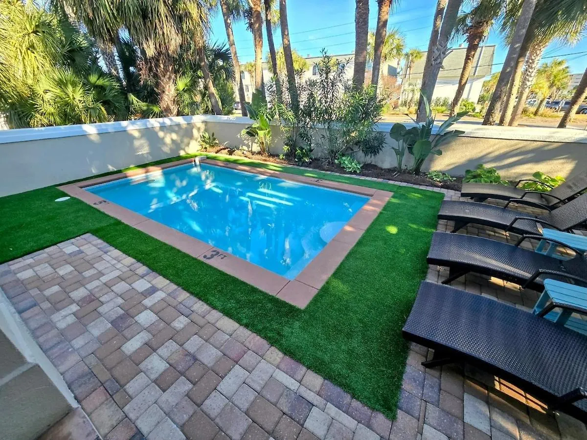 Holiday home Luxury 3br Gated - Infinity Pool, Walk To Private - Vet-owned! *