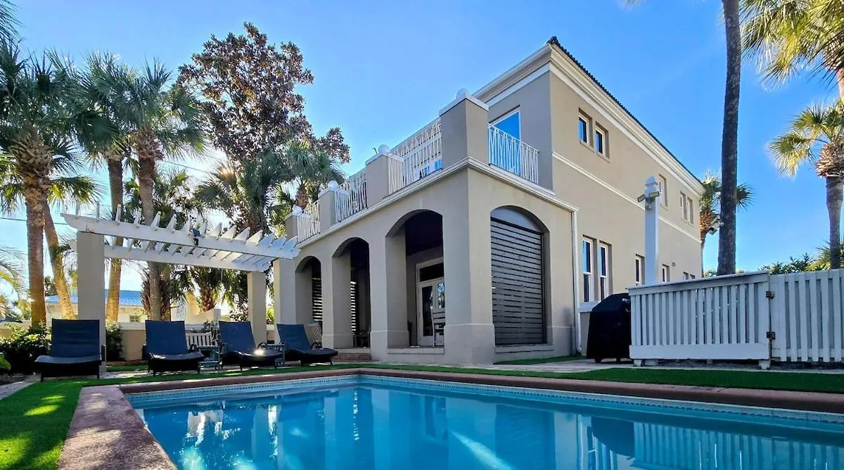 Luxury 3br Gated - Infinity Pool, Walk To Private - Vet-owned! Holiday home *