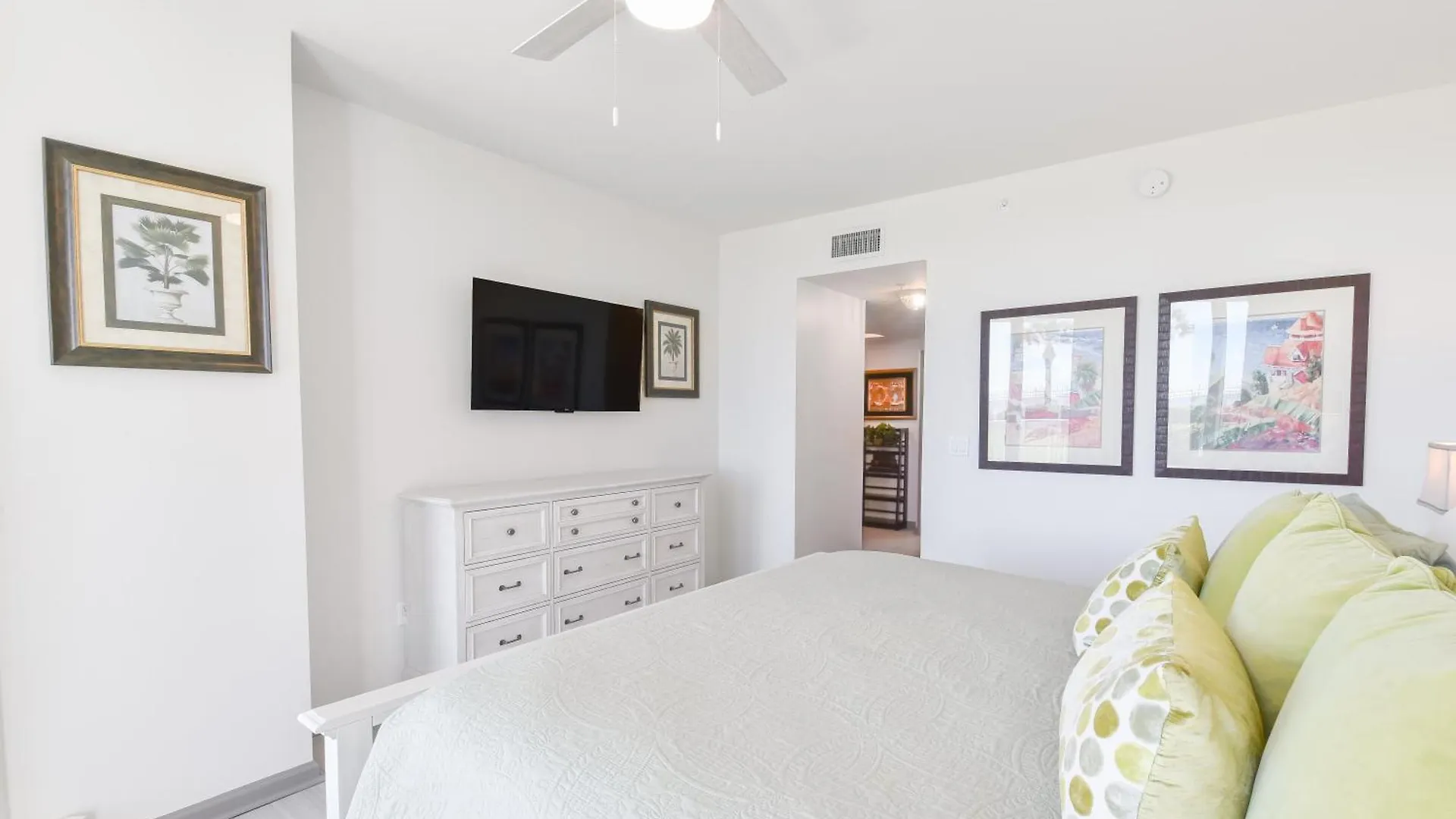 Apartment Silver Towers E102