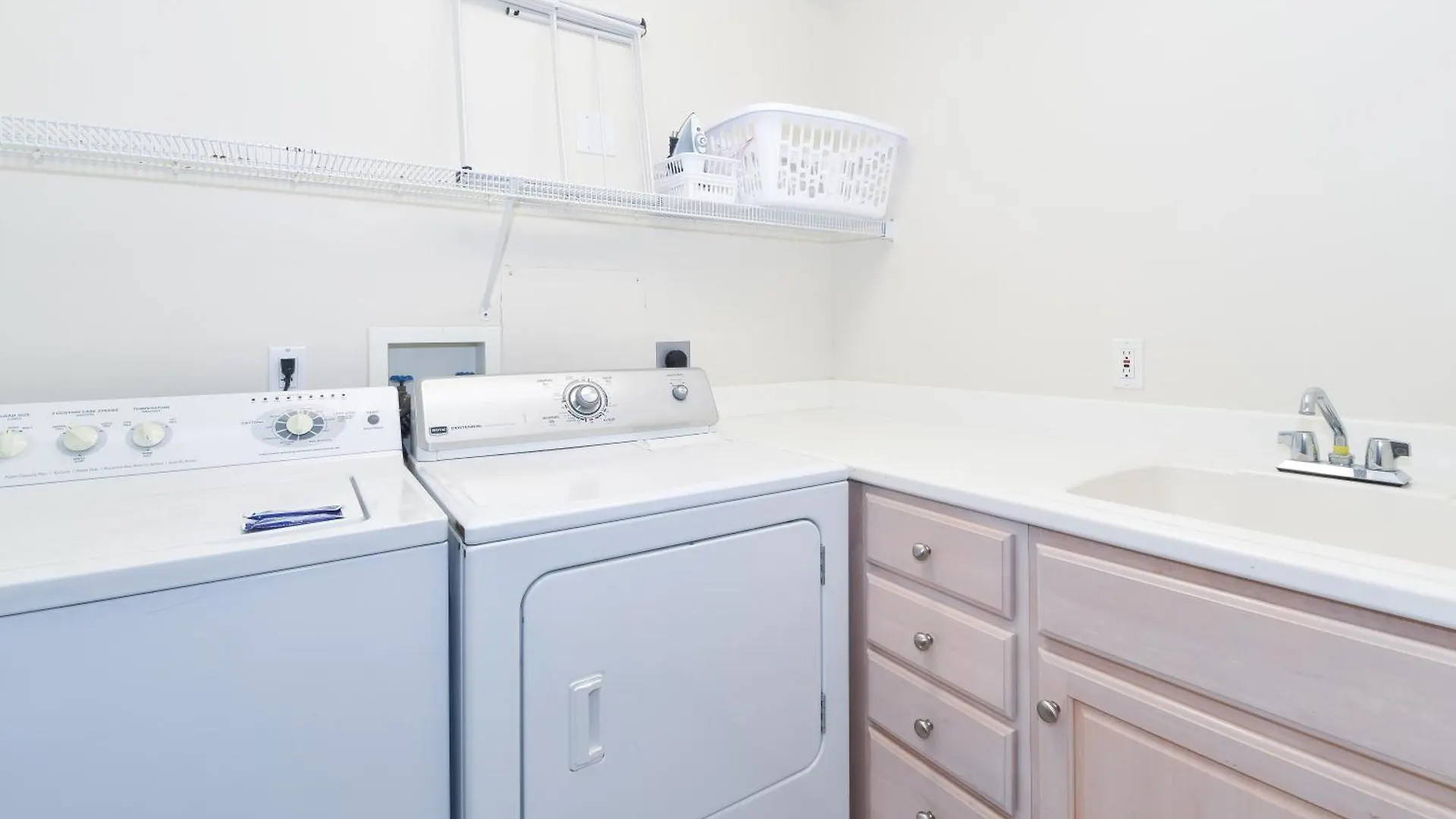 Silver Towers E102 Destin