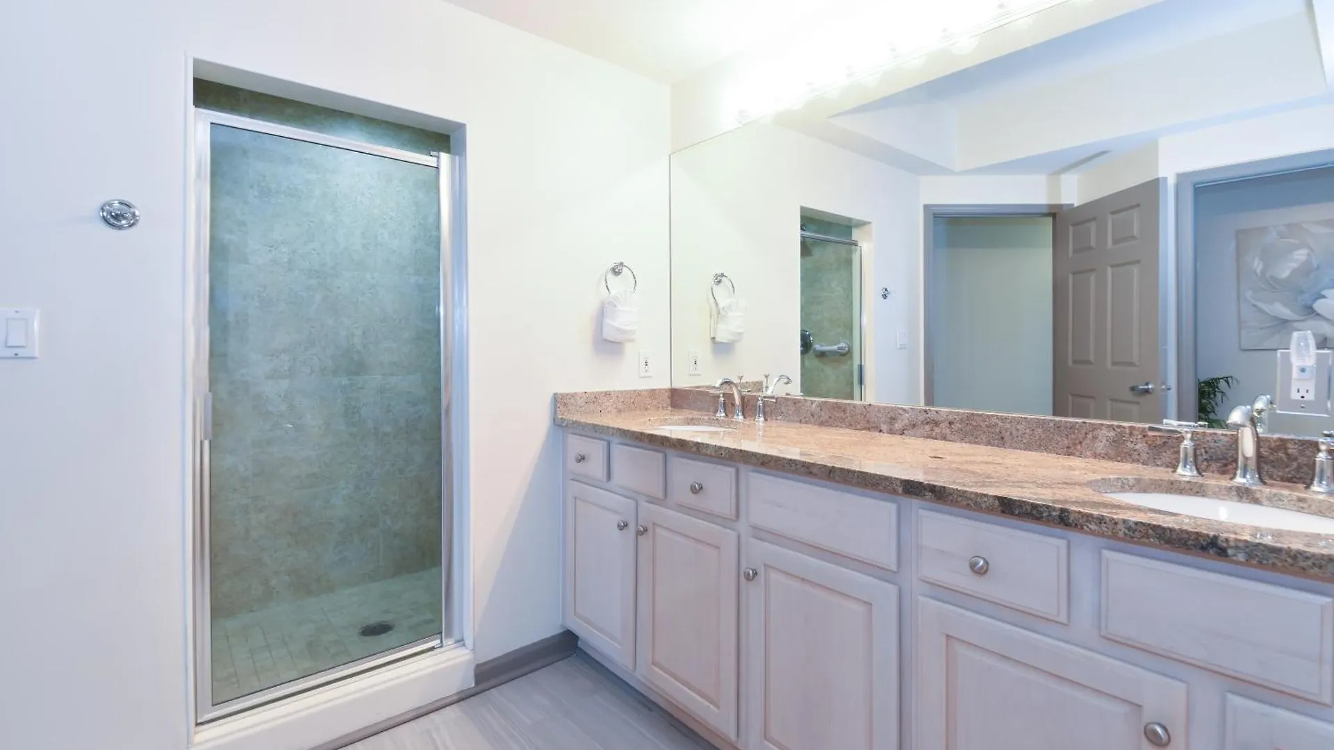 Silver Towers E102 Apartment Destin