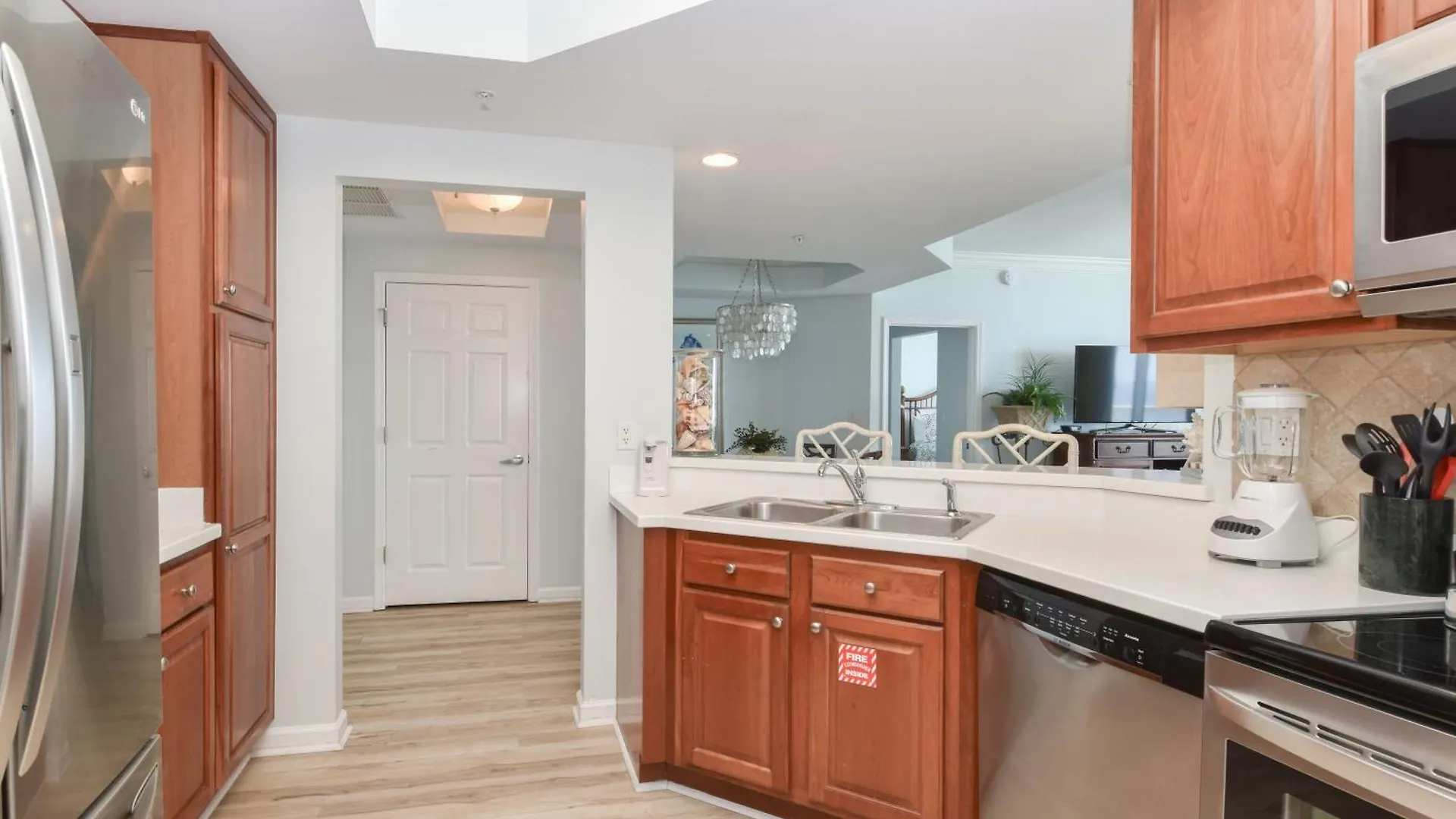 Silver Towers W905 Apartment *