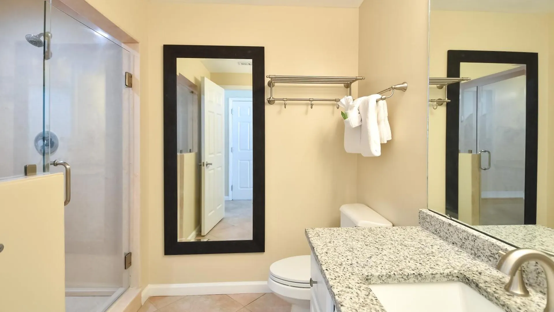 Apartment Silver Towers E802