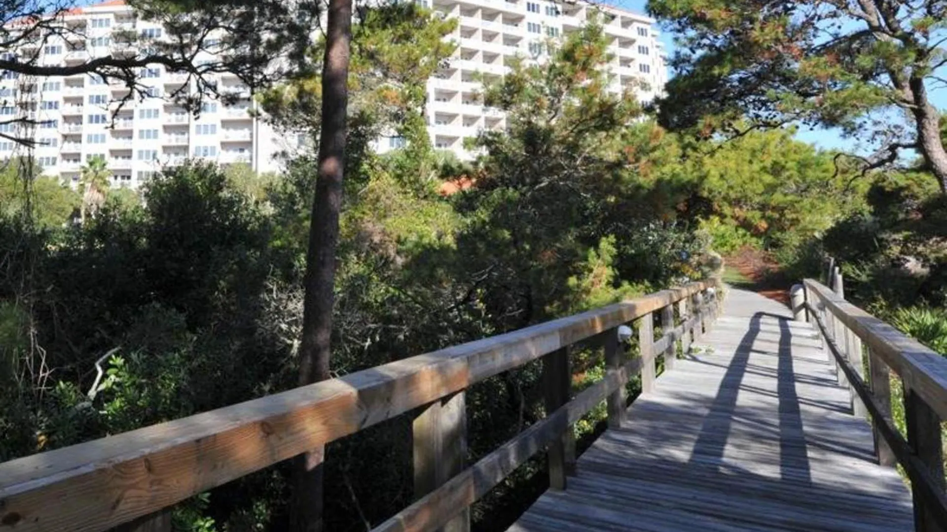 Apartment Tops'l Tides 0104