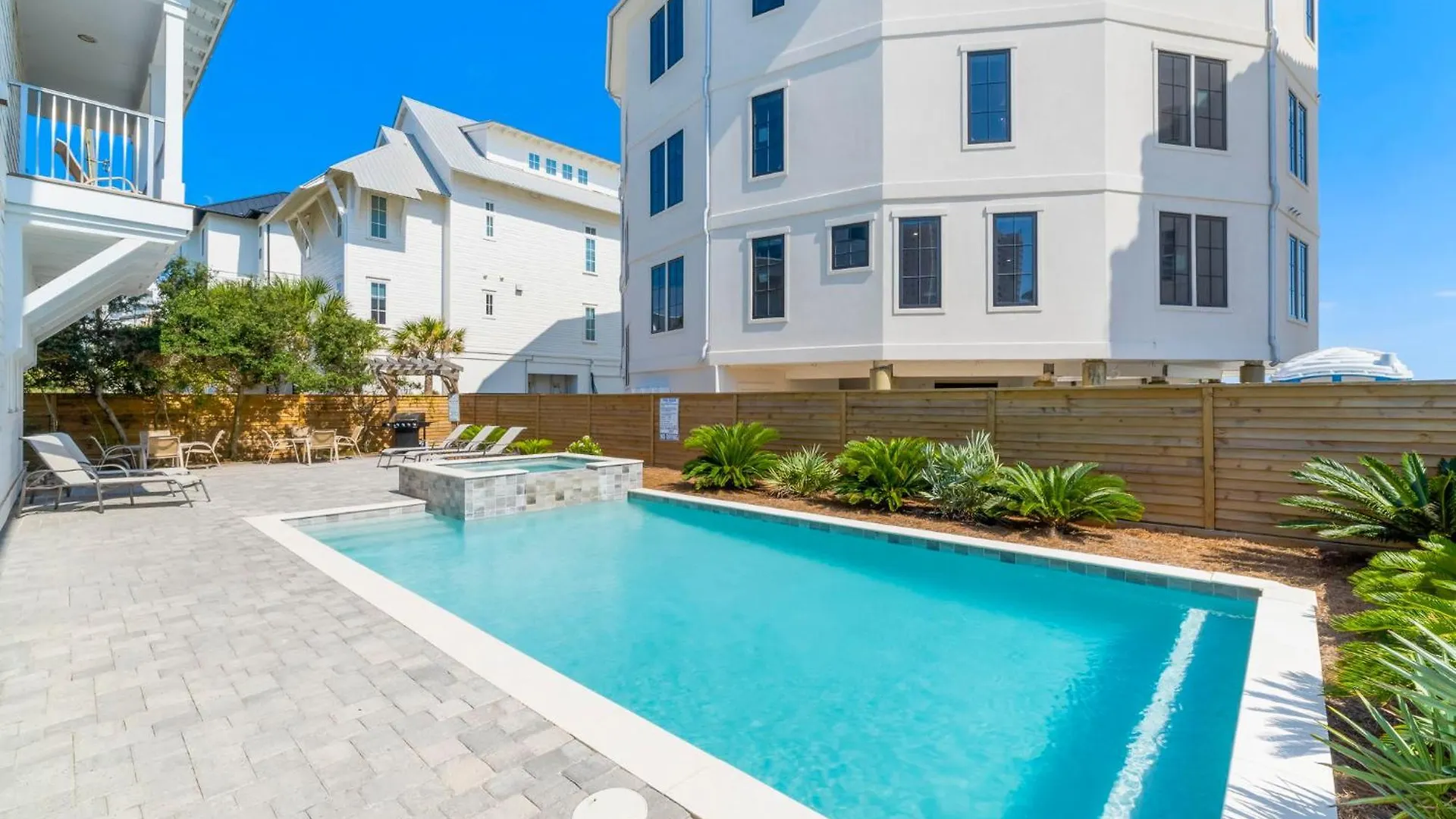 Seaside Palace With Game And Jetted Pool Destin