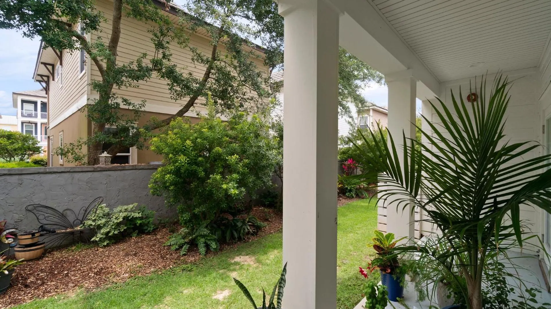 Crystal Dream With Pool And Dog Park