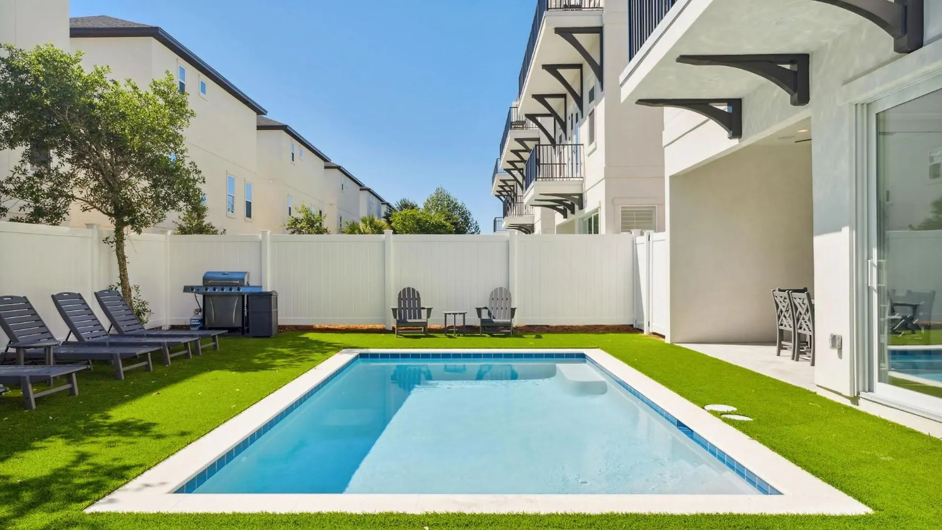 Sandgarden With Pool And Game * 德斯廷
