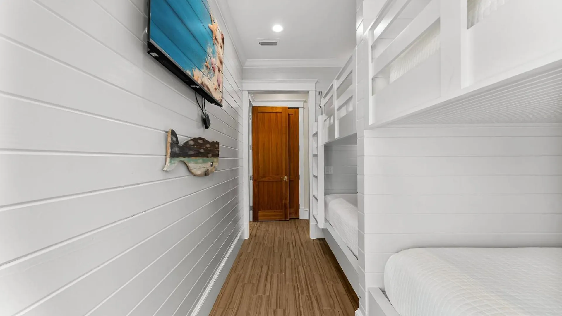 Seastar Palazzo With Views, Lake, And Pool Destin