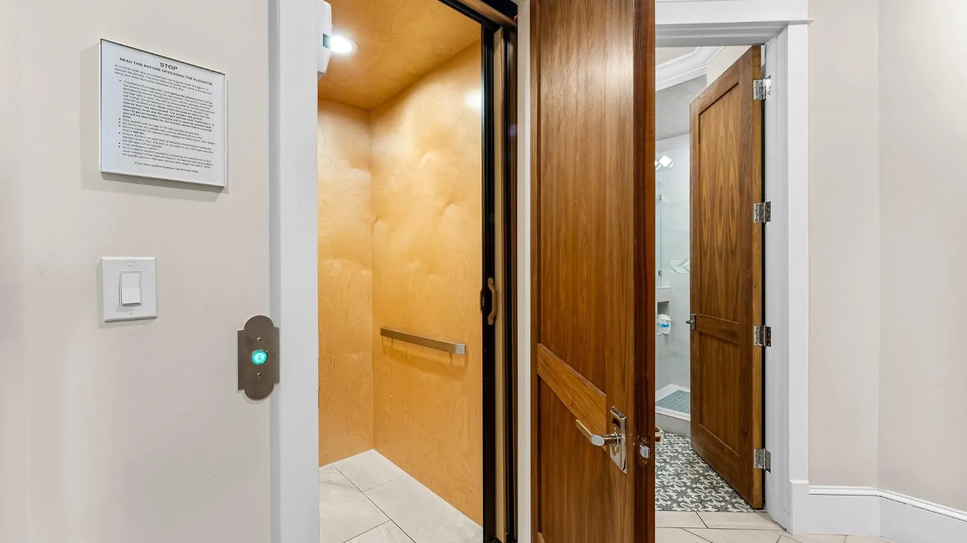 Dom wakacyjny Seastar Palazzo With Views, Lake, And Pool *