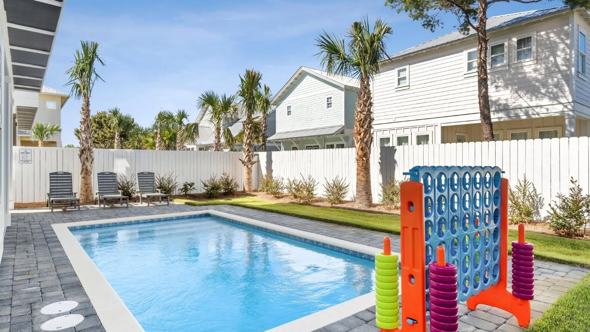 Holiday home Shark Tales With Pool And Gated Neighborhood