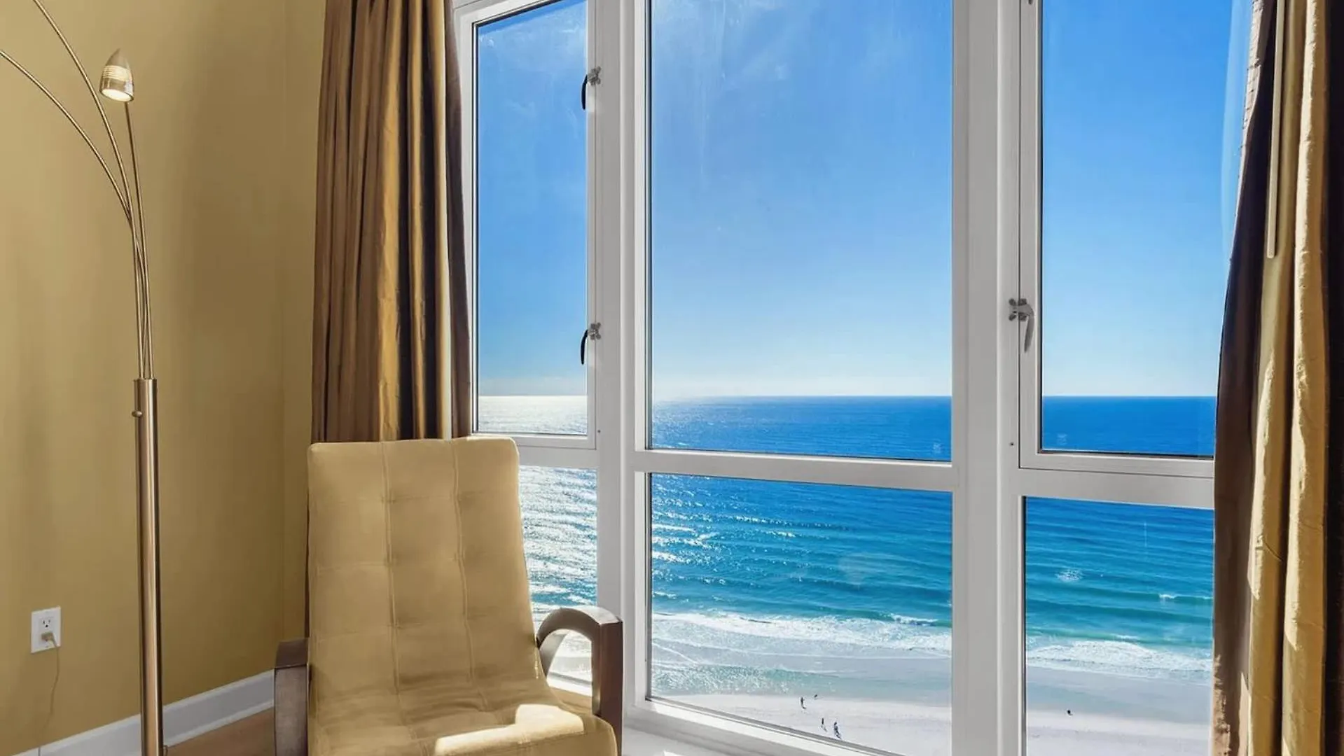 Stunning 3 Bedroom 3 Bath Gulf-front