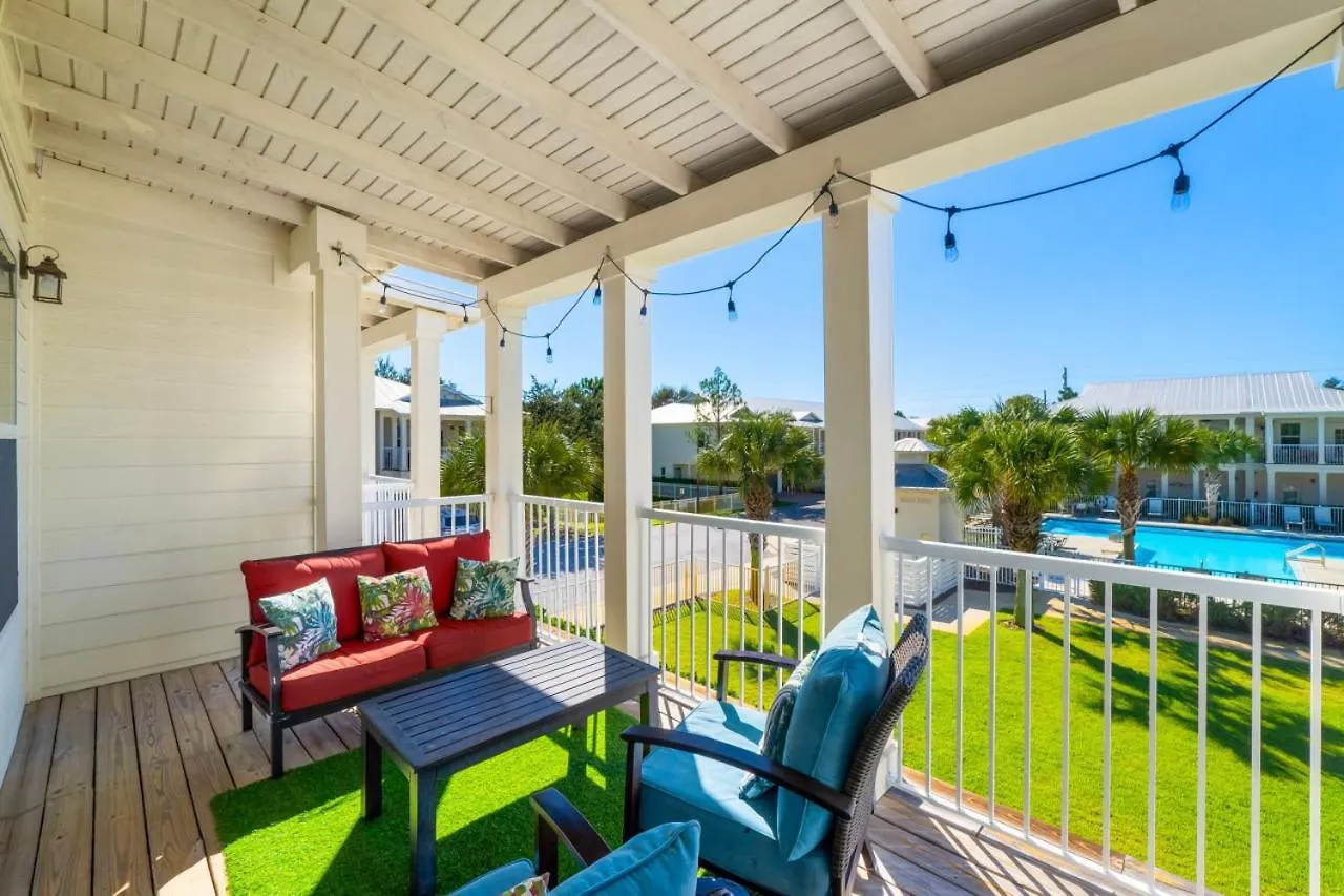 Sandy Feet Retreat Heart Of Community Pool Holiday home