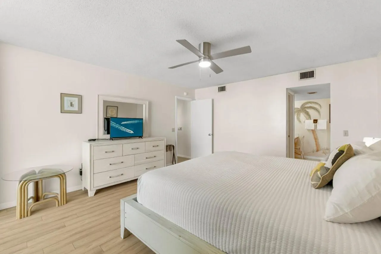Breathtaking Gulf View 2 Bed 2 Bath Destin