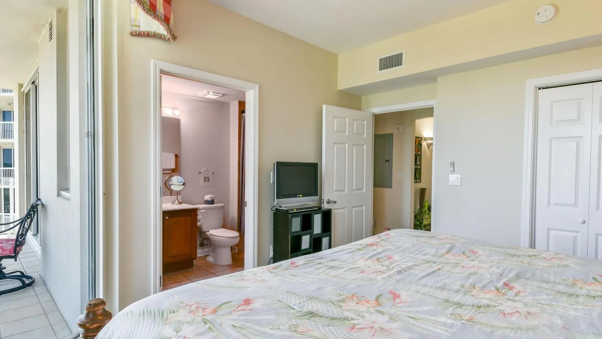 Silver Towers W601 Apartment *