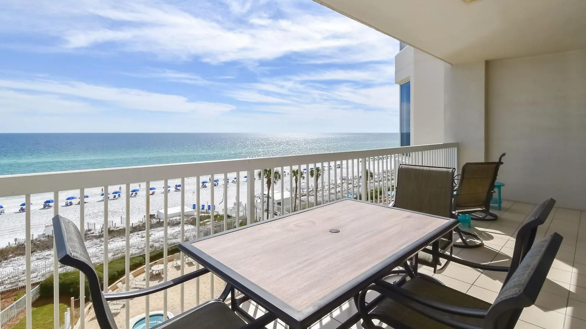 Silver Towers E504 Apartment *