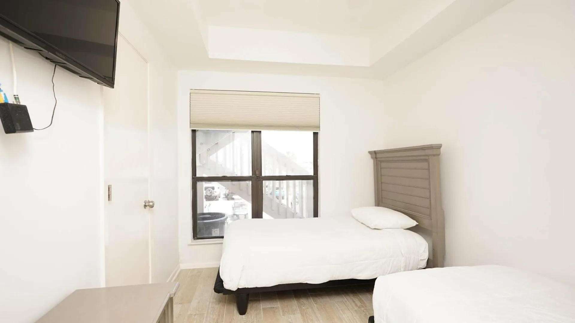 Sandpiper Cove 1142 *
