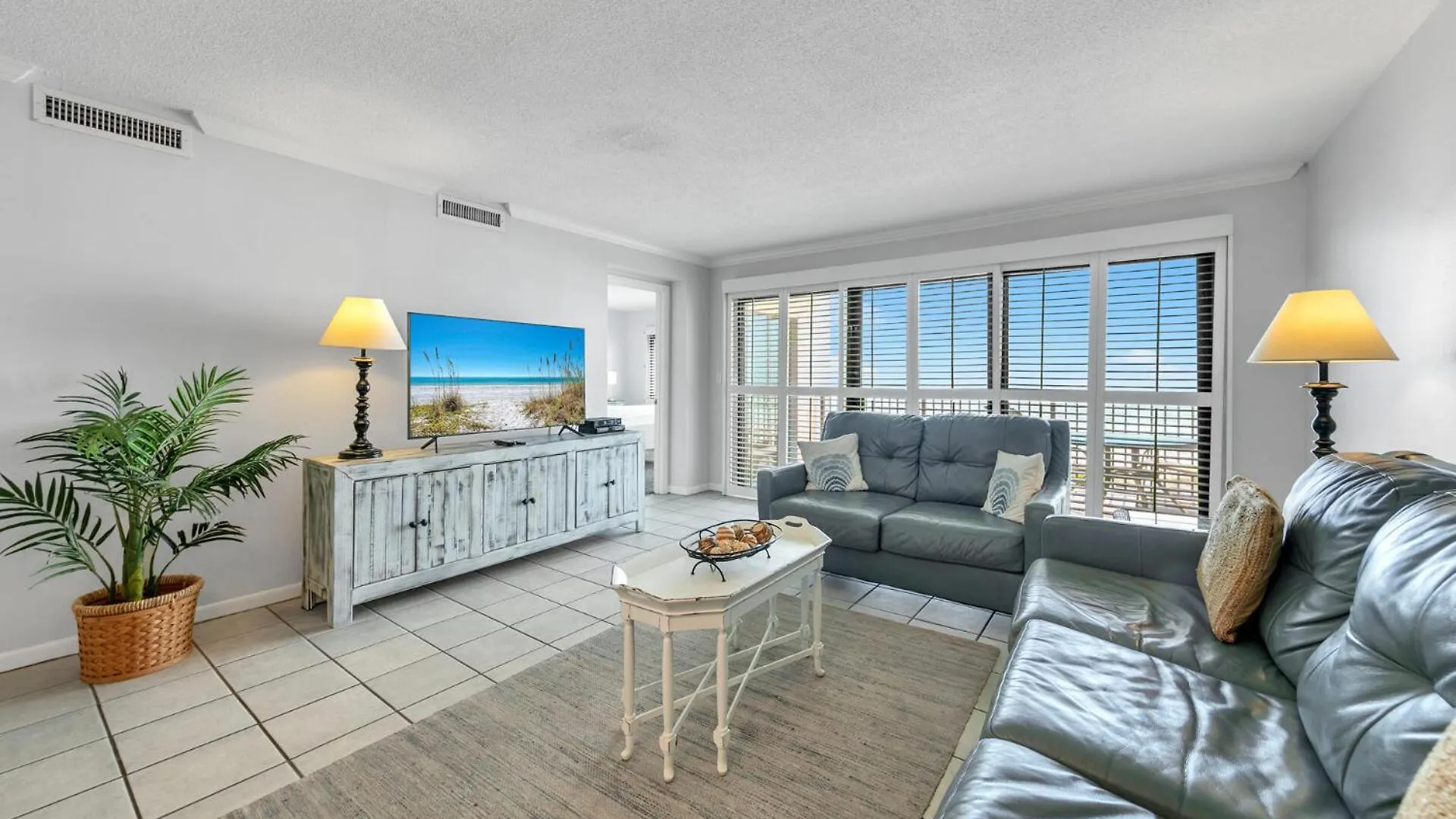 Emerald Towers 302 Front Destin