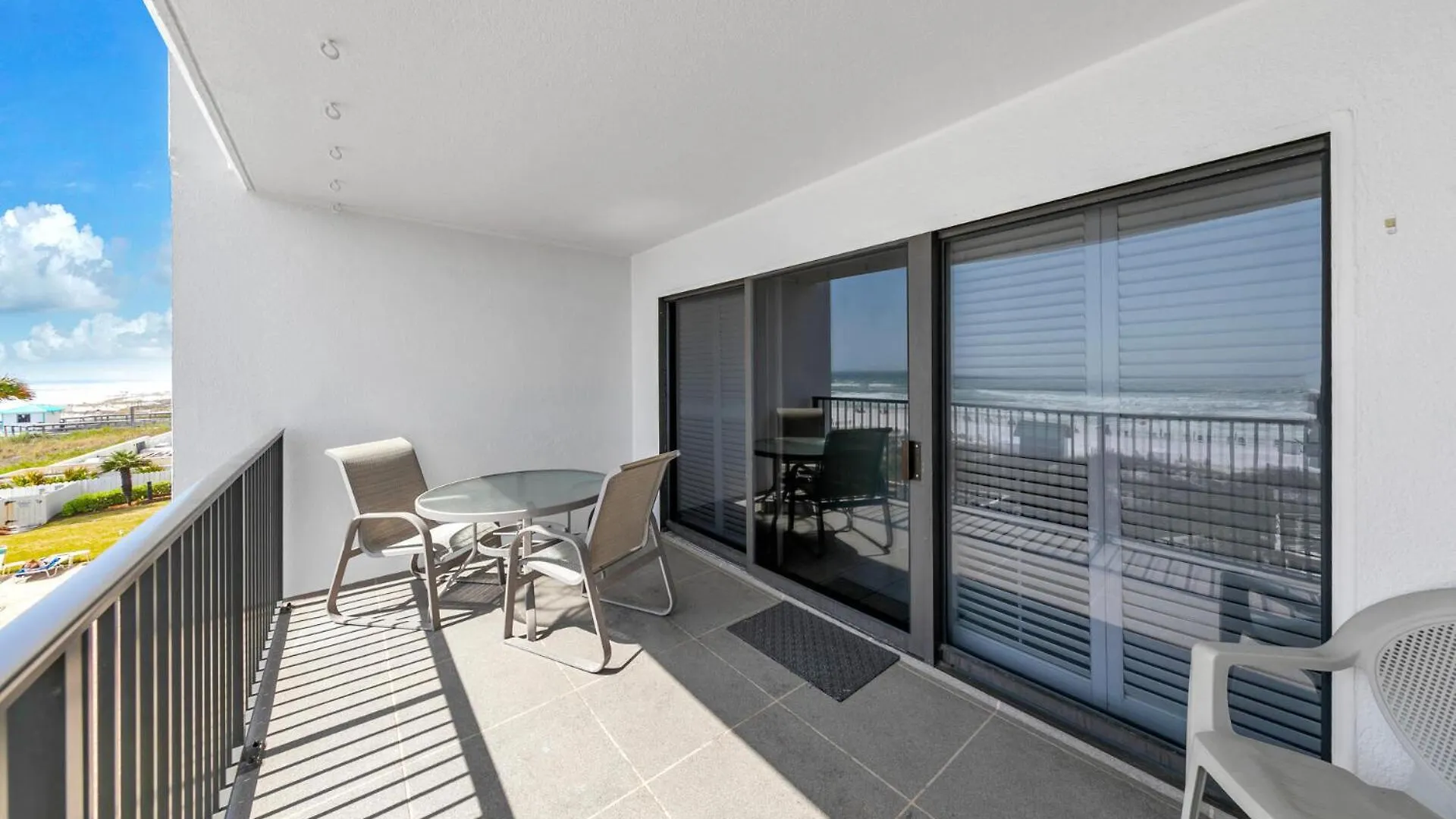 Emerald Towers 302 Front Destin