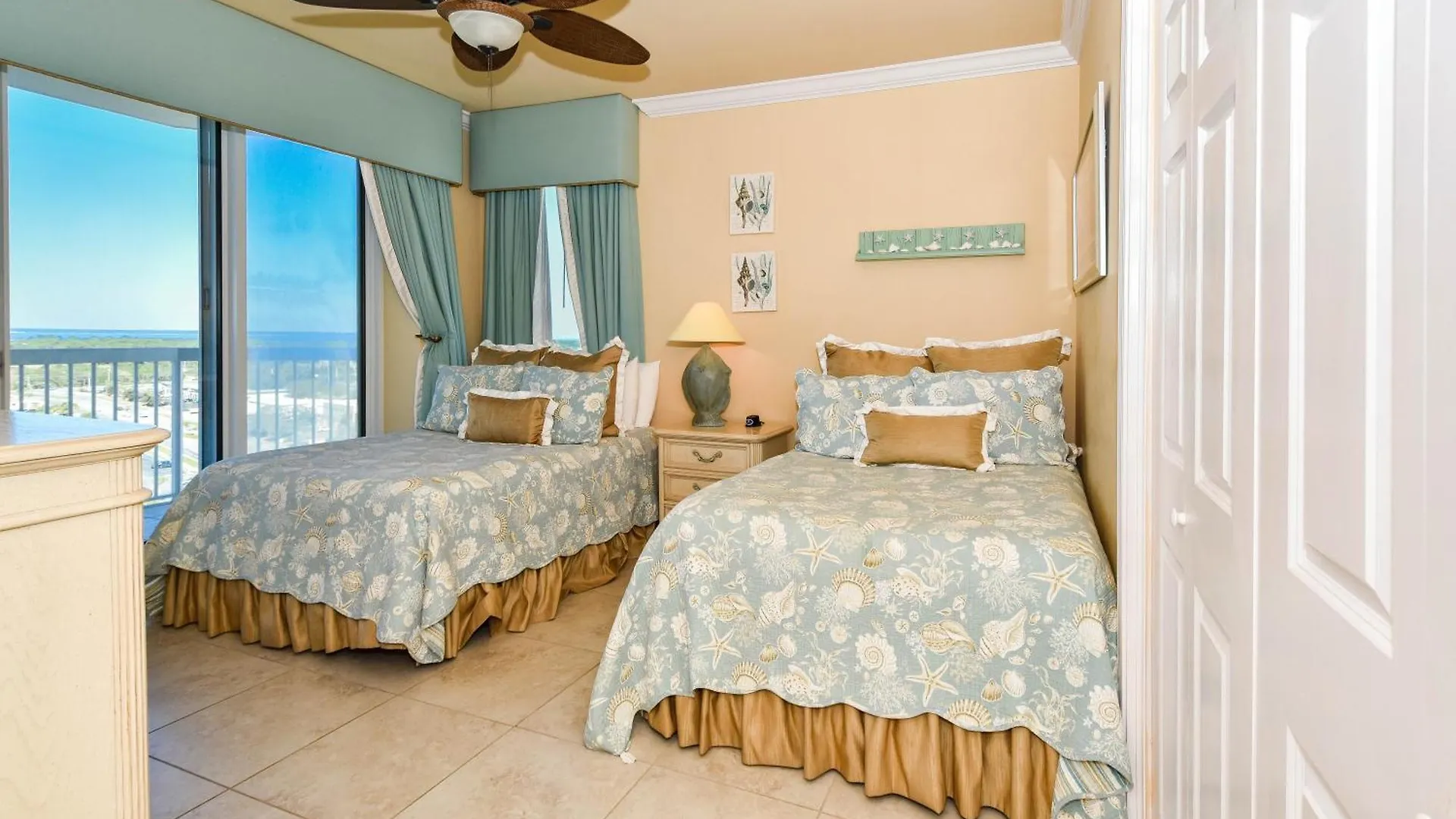 Silver Towers W1501 Apartman Destin