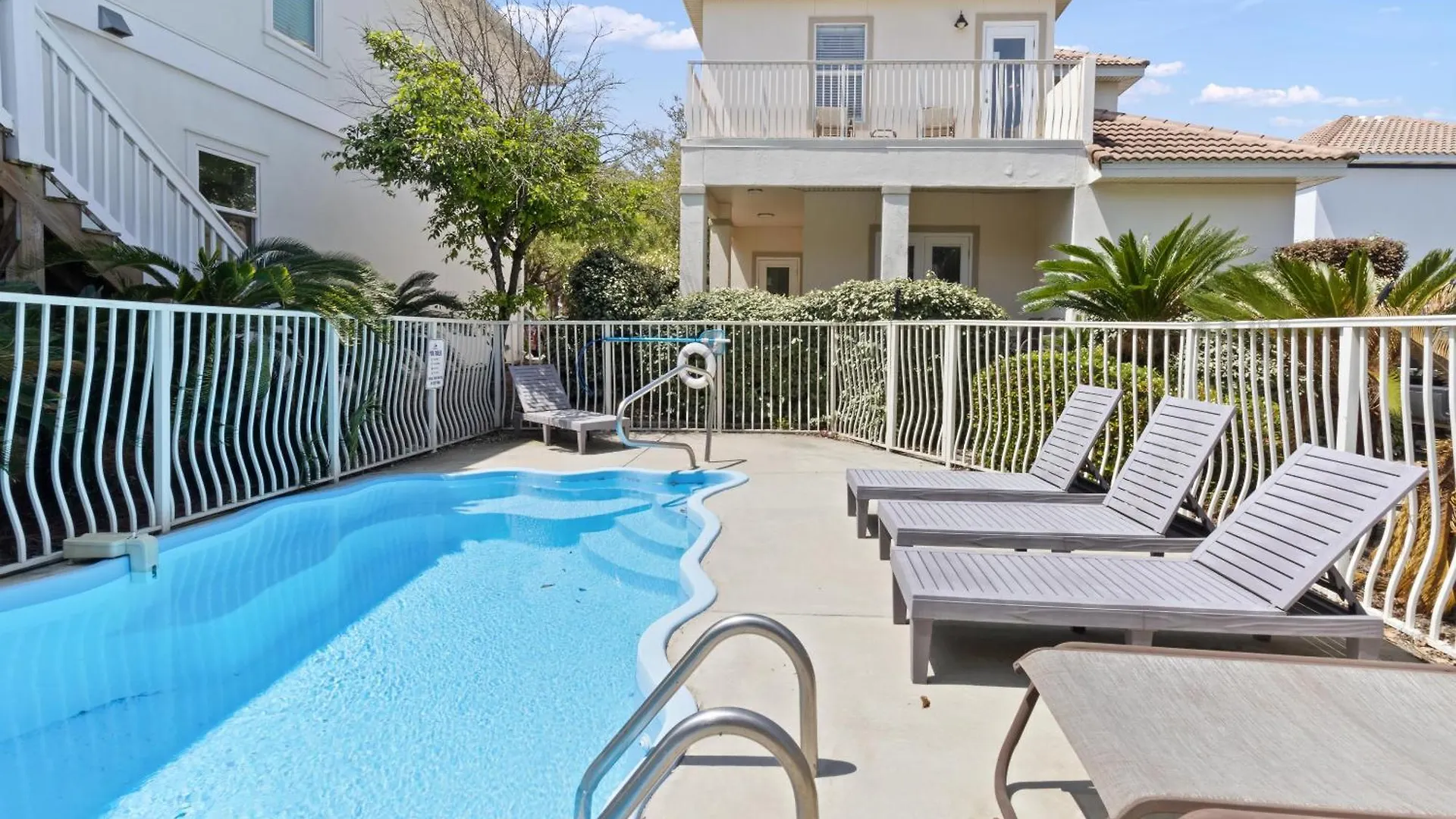 Holiday home Breeze *