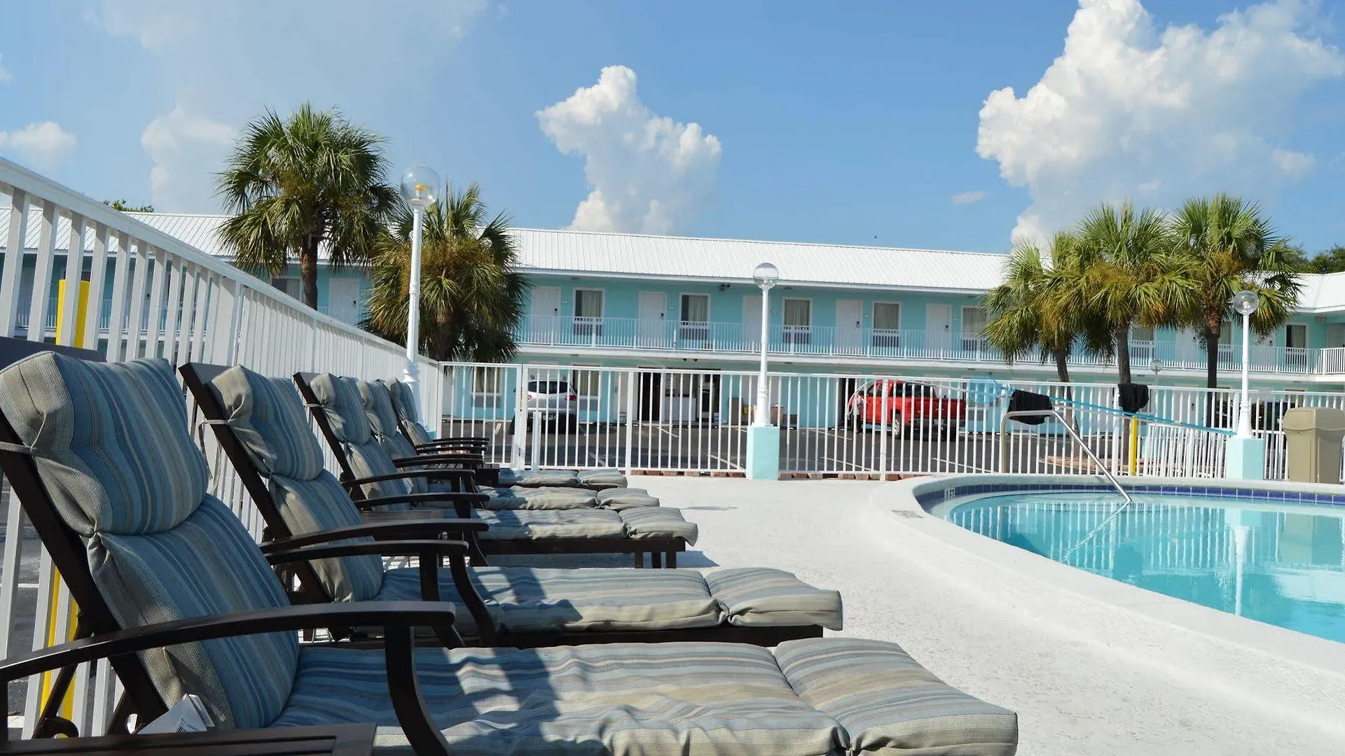 & Hotel 2*