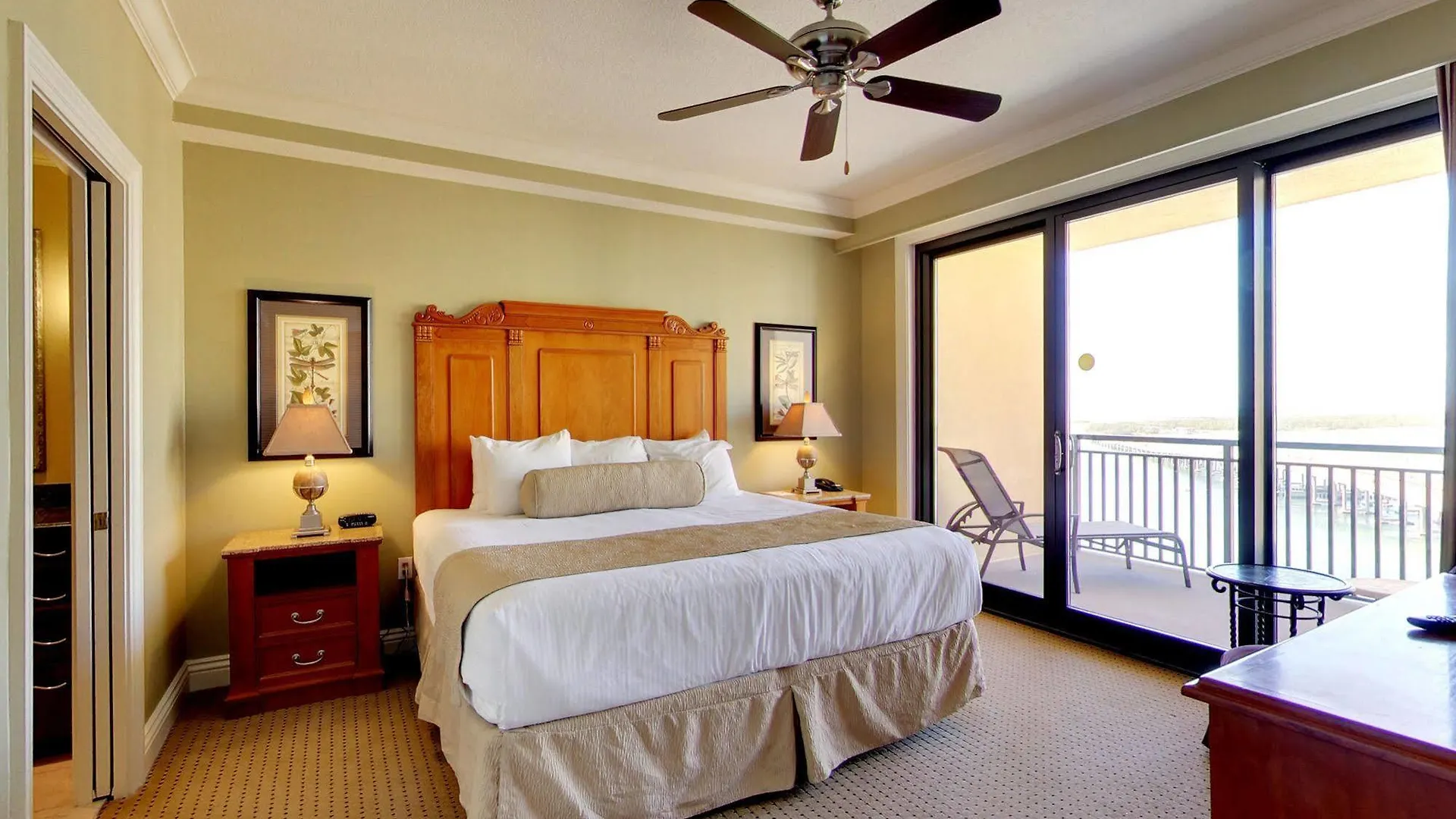 Emerald Grande At Harborwalk Village 3* Destin
