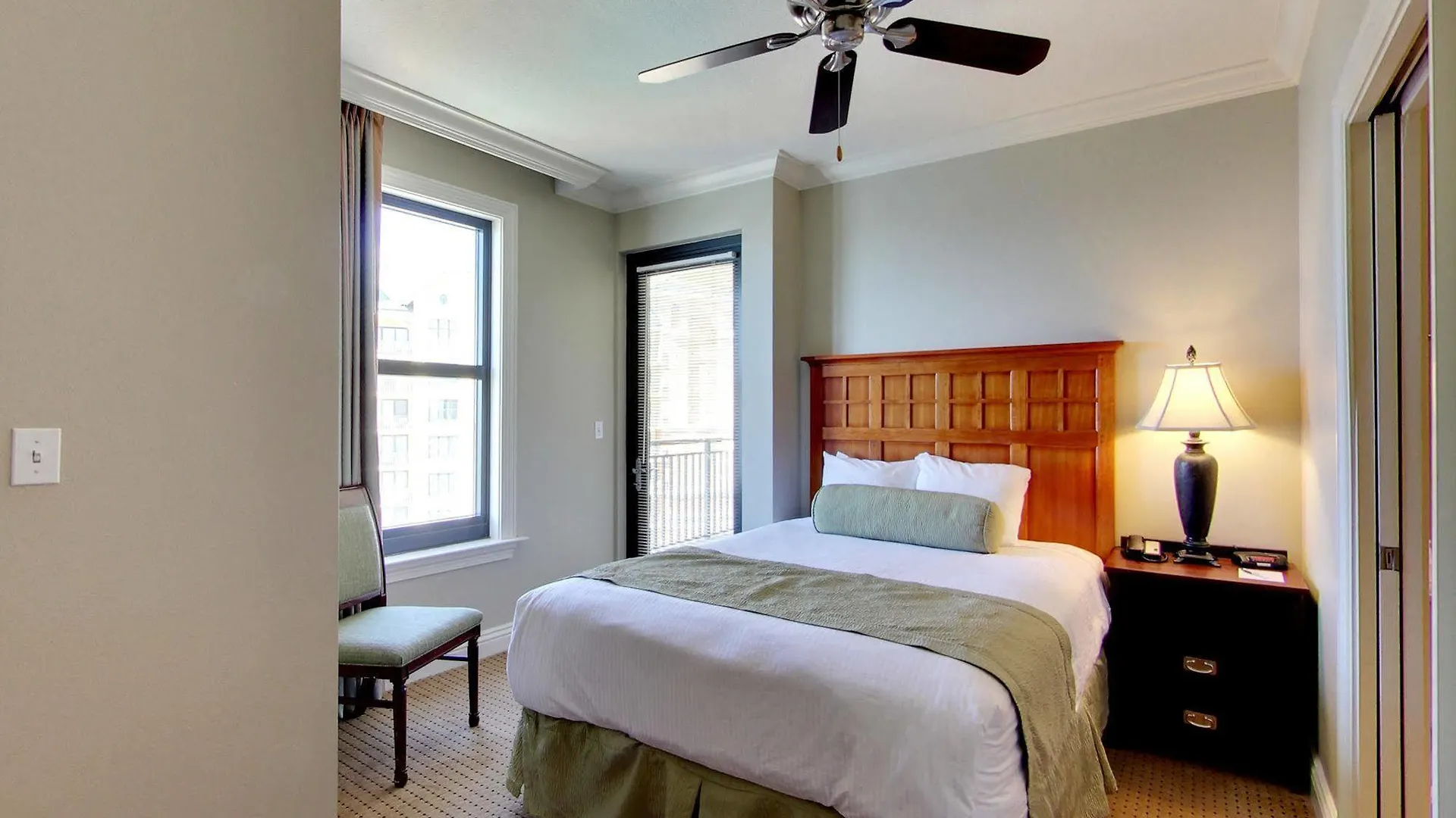 Emerald Grande At Harborwalk Village Hotel