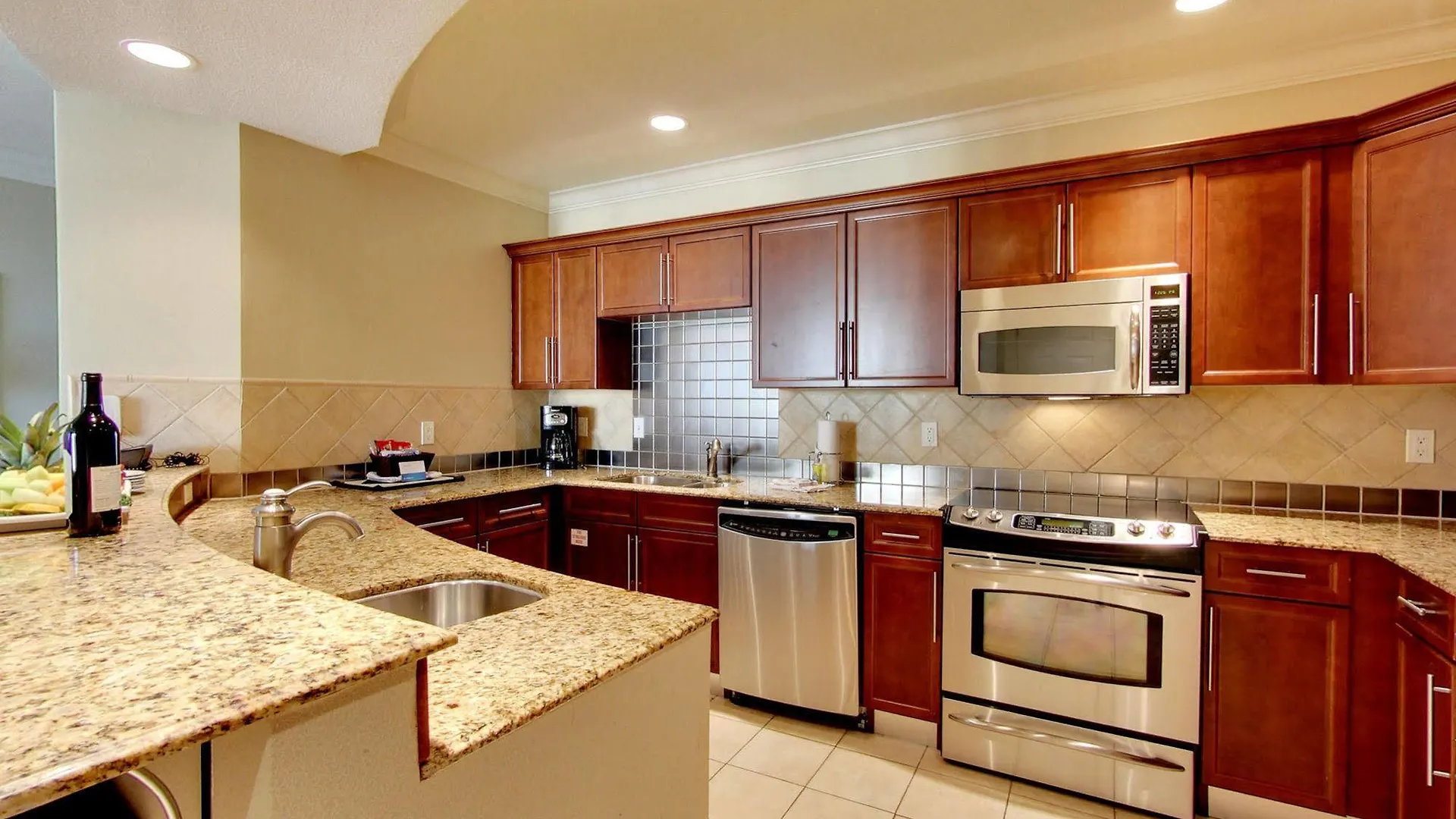 Emerald Grande At Harborwalk Village Hotel