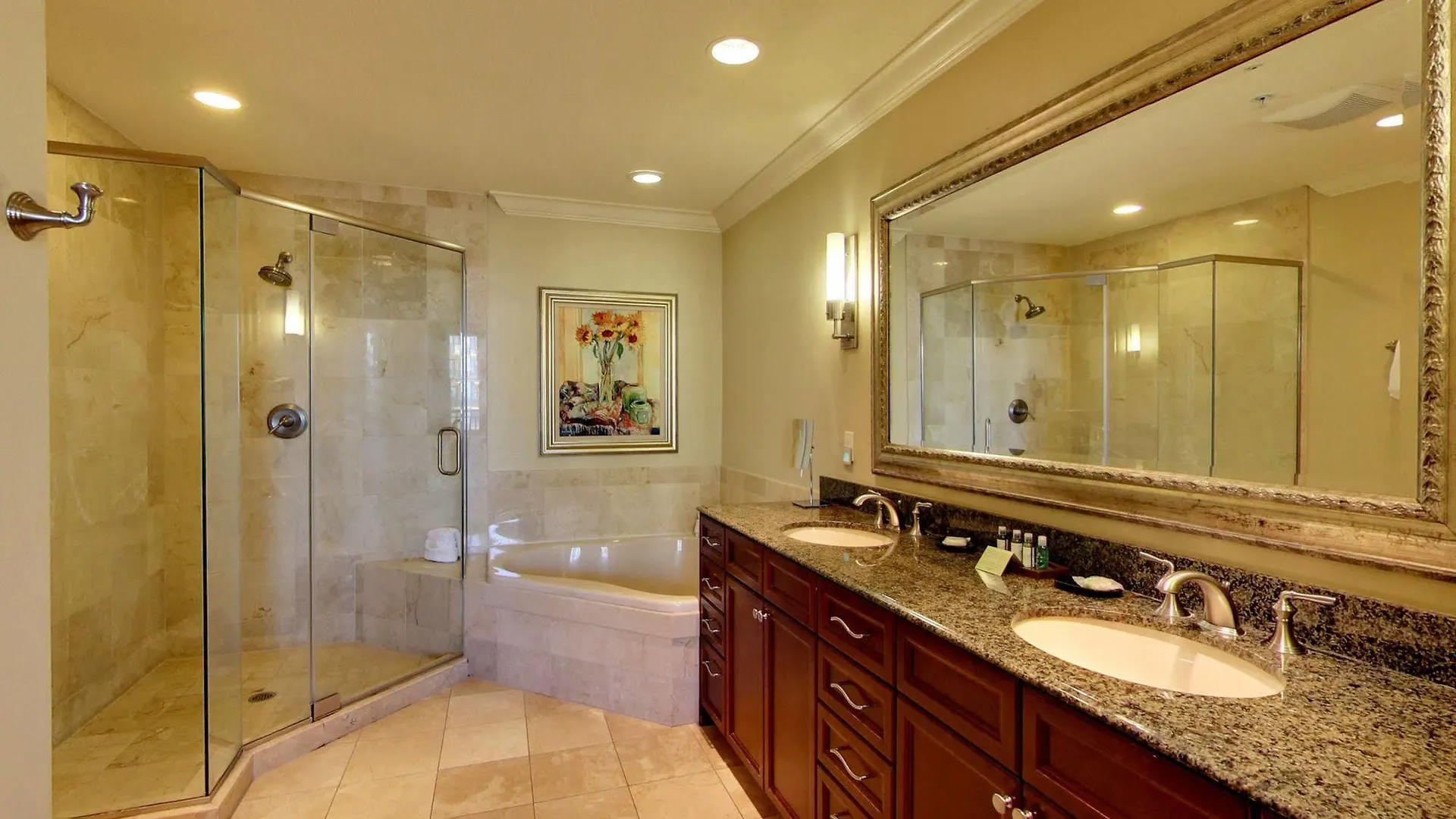 Emerald Grande At Harborwalk Village Hotel 3*