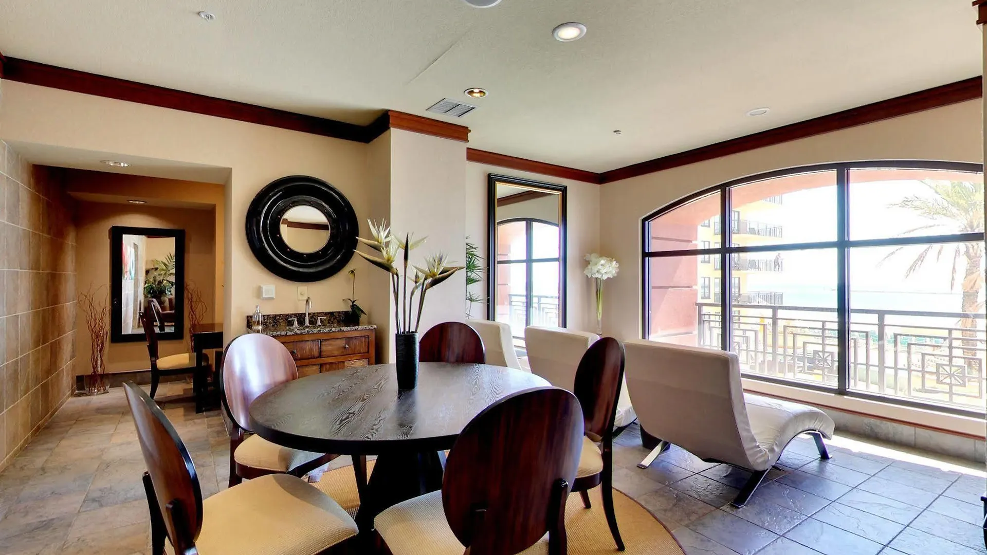 Emerald Grande At Harborwalk Village 3*