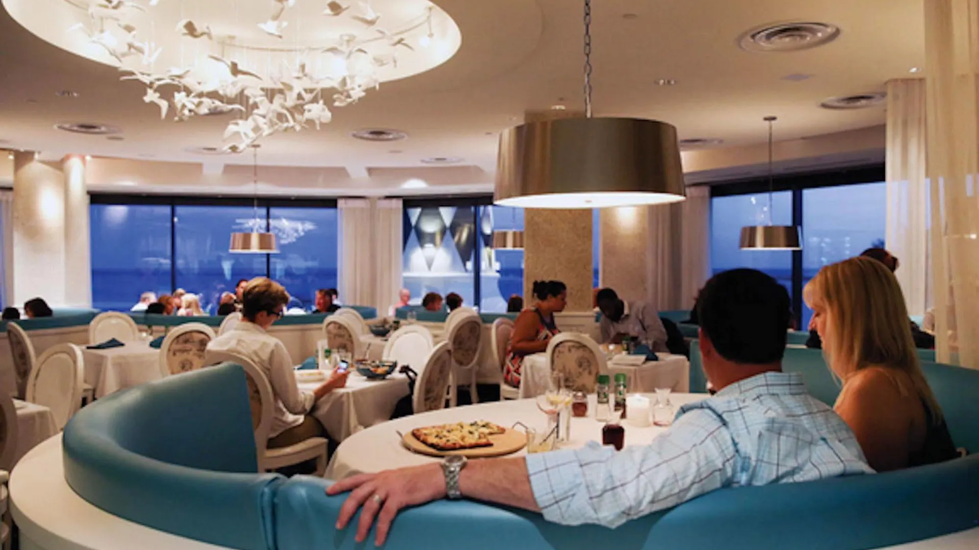 Hotel Emerald Grande At Harborwalk Village