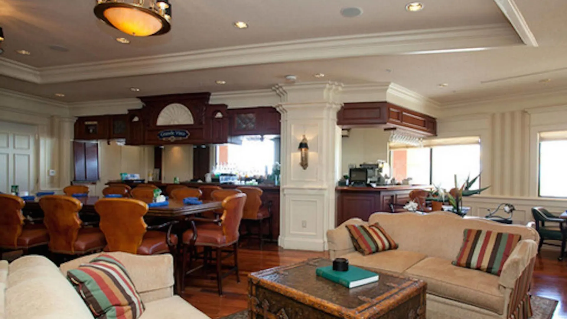 Hotel Emerald Grande At Harborwalk Village Destin