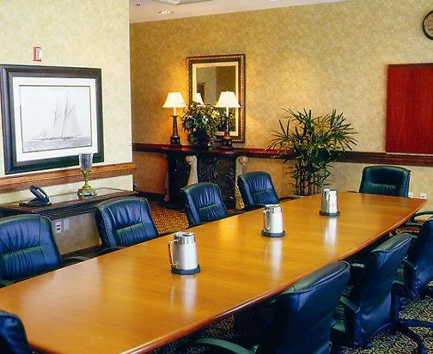 Hotel Embassy By Hilton Destin Miramar 3*
