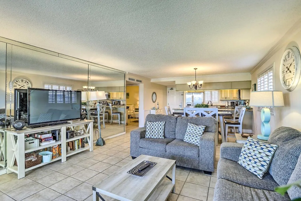 Apartman Miramar Retreat - Beachfront And Poolside *