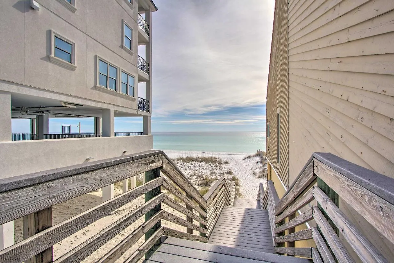 Lägenhet Airy With Pool - Walk To Private Beach! *