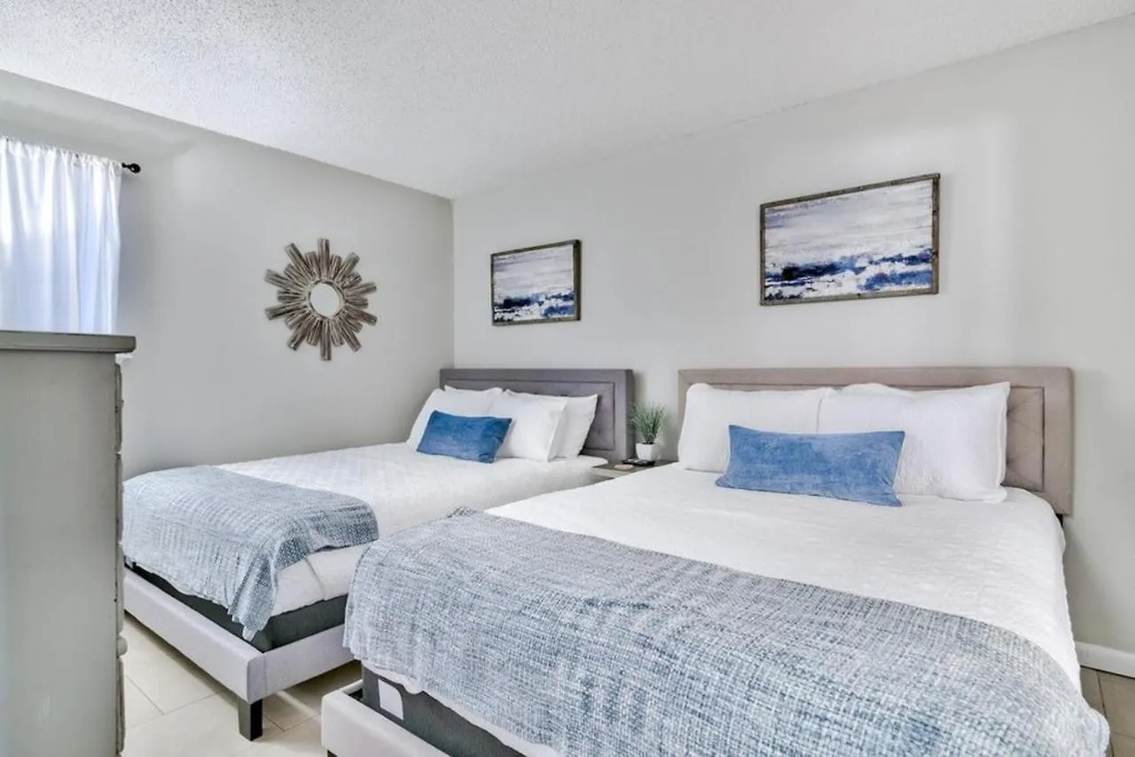 Tradewinds Apartment *