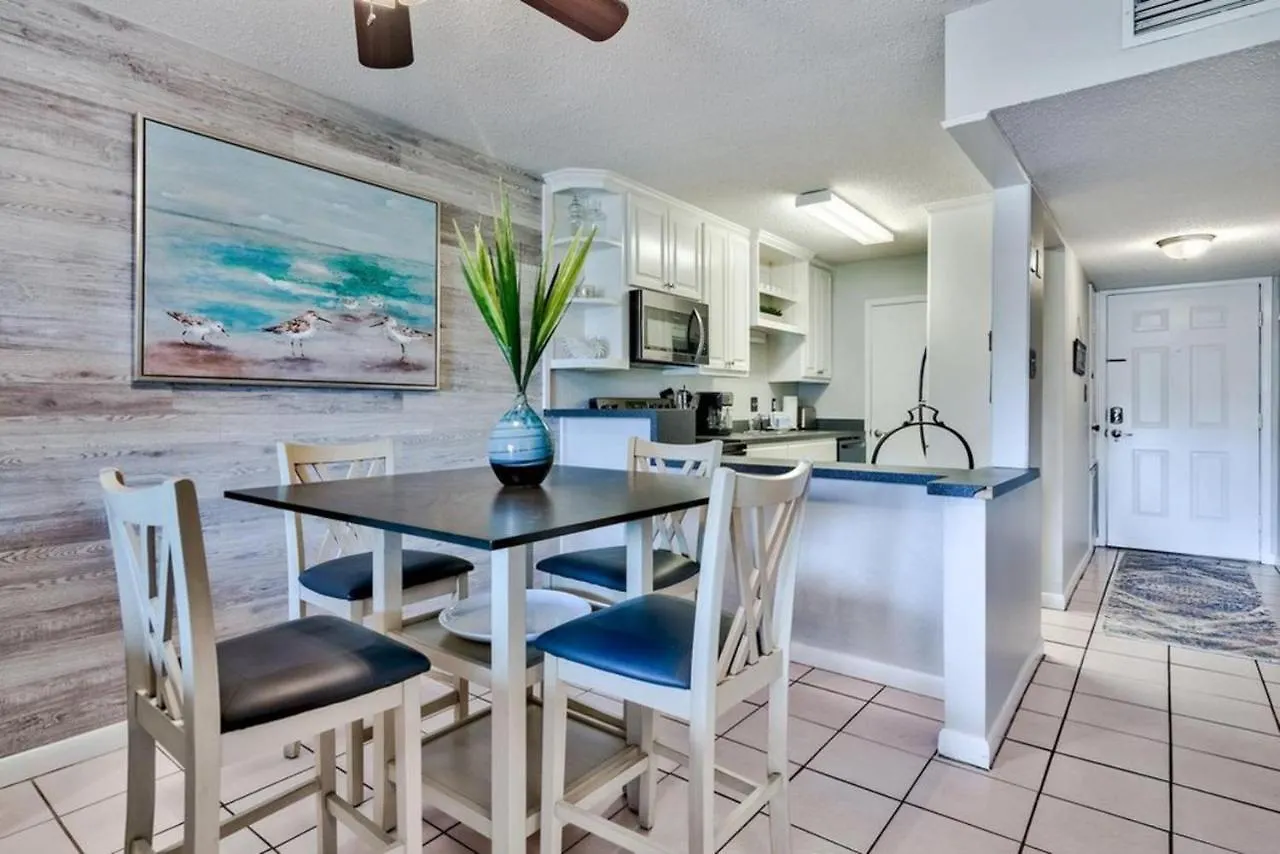 Apartment Tradewinds *