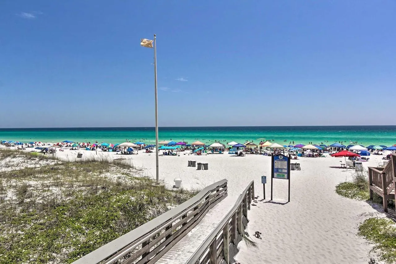 Grand Getaway - Walk A Block To The Beach! دستين