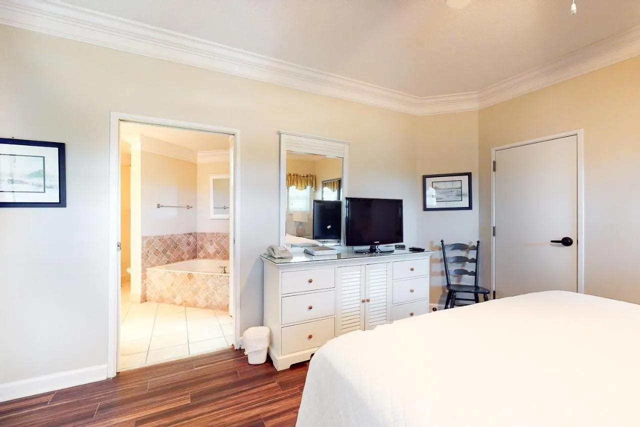 Tops'l Tides Holiday home
