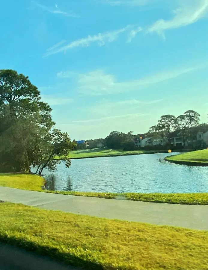 Ocean View Luxurious Condo-best Location + Balcony *