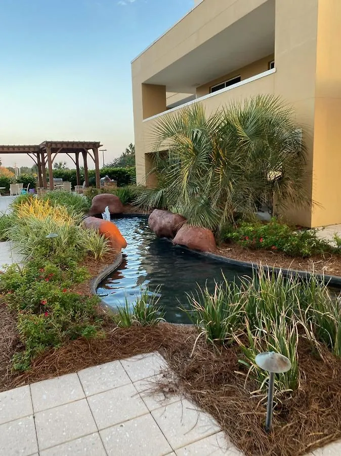 Ocean View Luxurious Condo-best Location + Balcony *