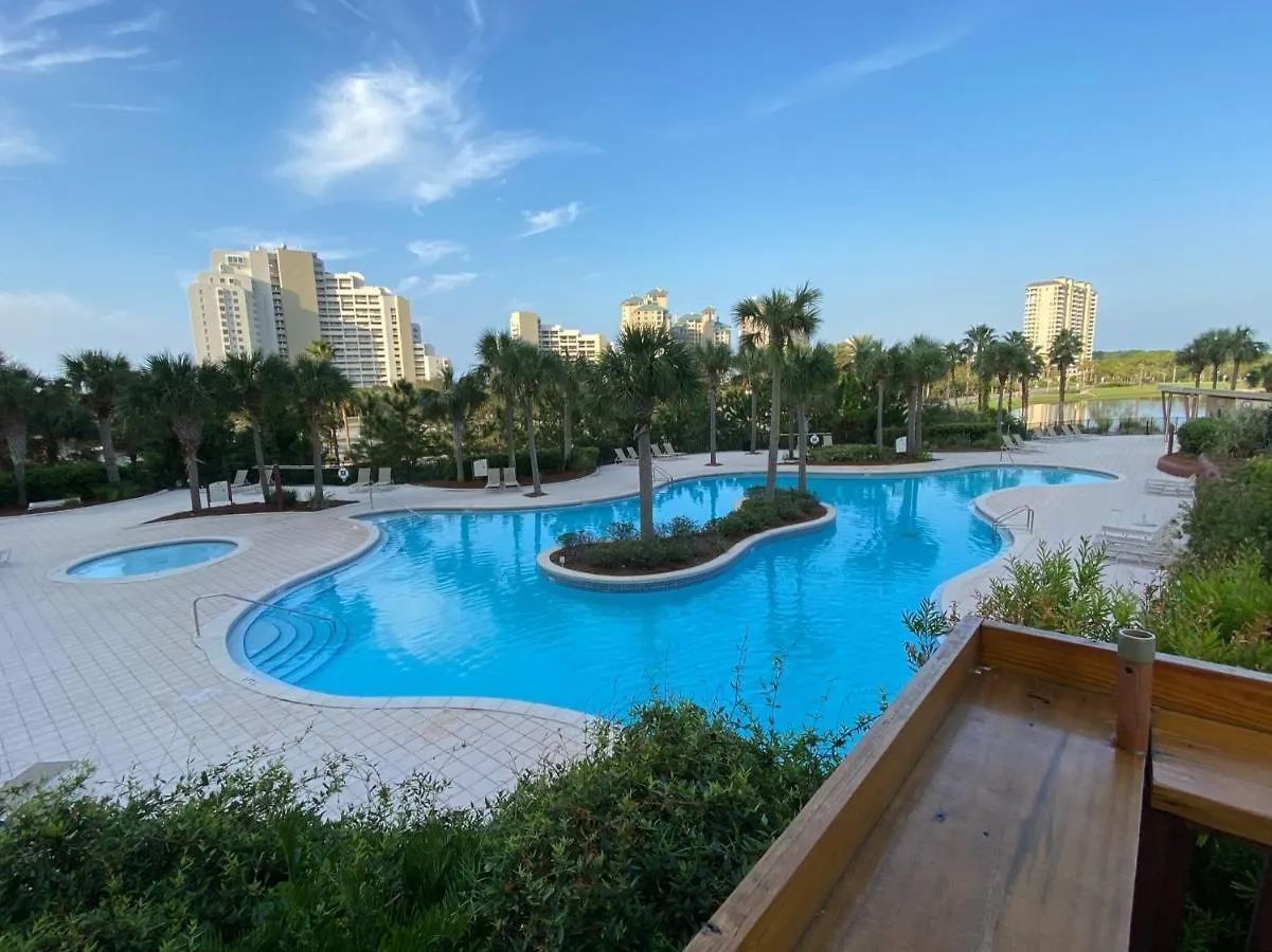 Ocean View Luxurious Condo-best Location + Balcony *